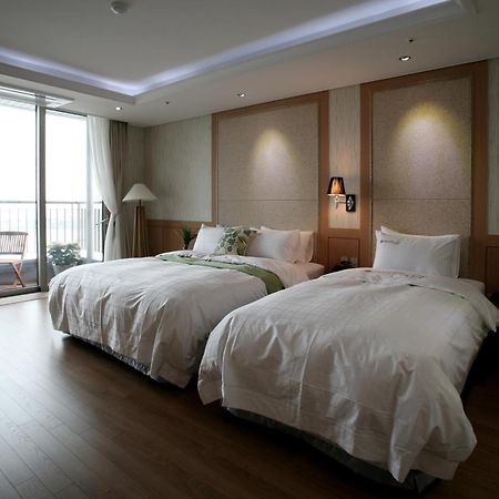 Benikea Hotel Yeosu Exterior photo