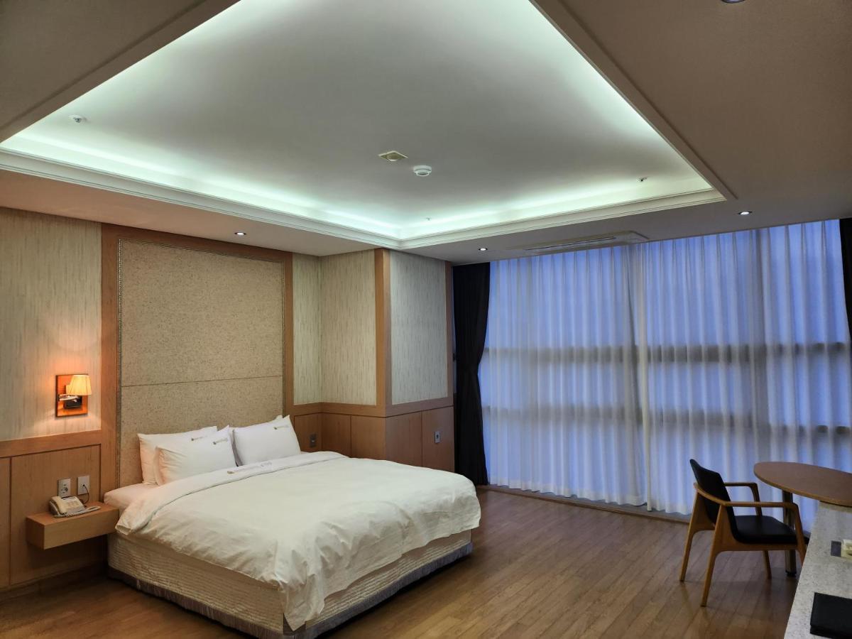 Benikea Hotel Yeosu Exterior photo
