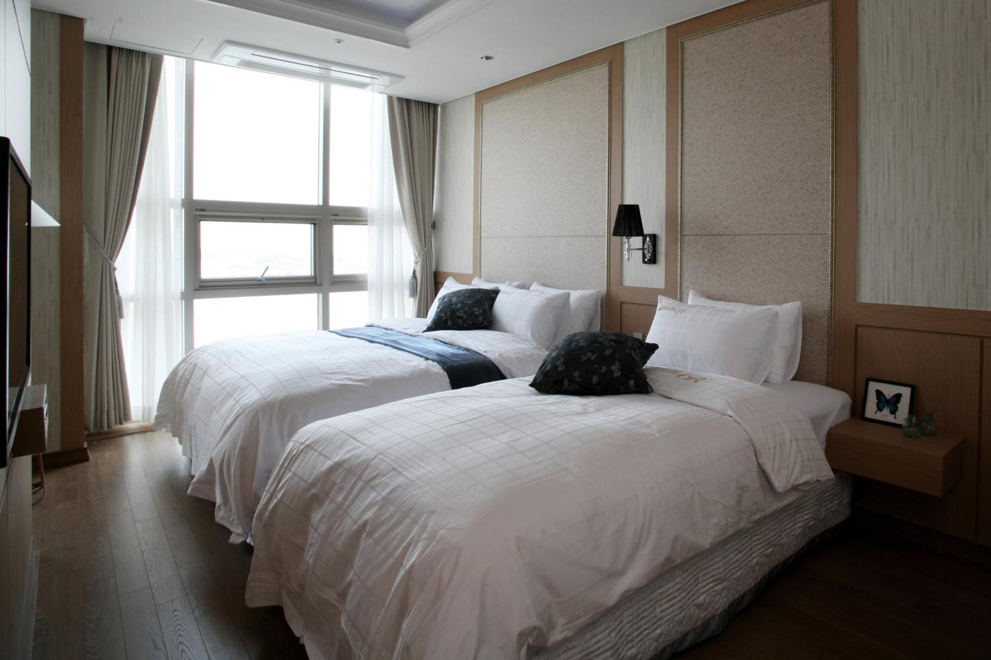 Benikea Hotel Yeosu Exterior photo