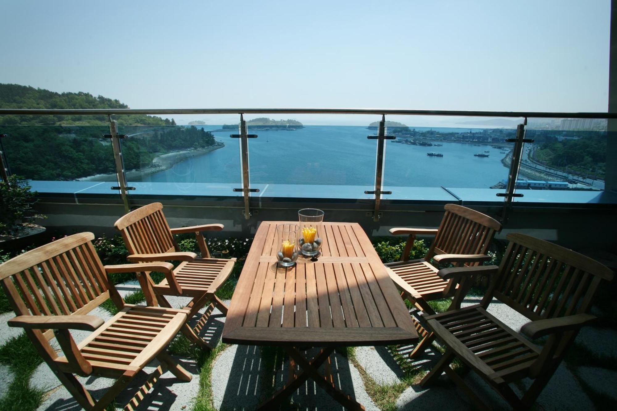 Benikea Hotel Yeosu Exterior photo